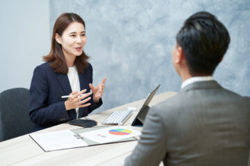 営業組織を進化させる『イネーブルメント』とは？BtoB営業の成果を仕組みで最大化する支援体制を解説